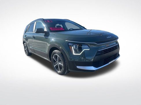 Certified 2023 Kia Niro EX image 3