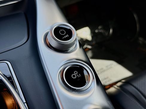 Used 2018 Mercedes-Benz AMG GT Roadster image 34