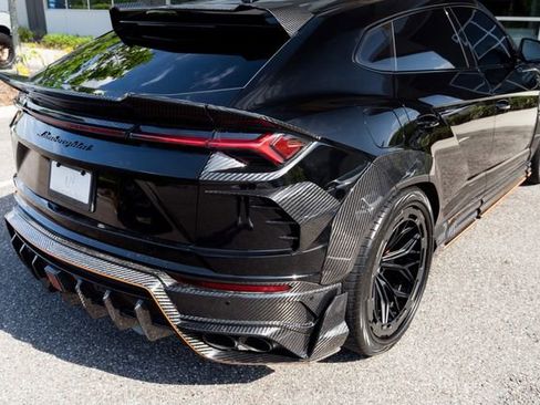 Used 2022 Lamborghini Urus AWD/4WD image 16