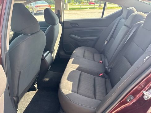 Used 2025 Nissan Altima 2.5 SV FWD image 39