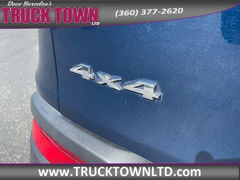 Used 2018 Jeep Cherokee Latitude Plus AWD/4WD image 39