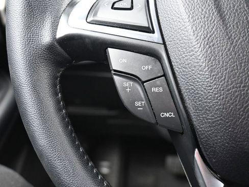 Used 2023 Ford Edge SEL image 12