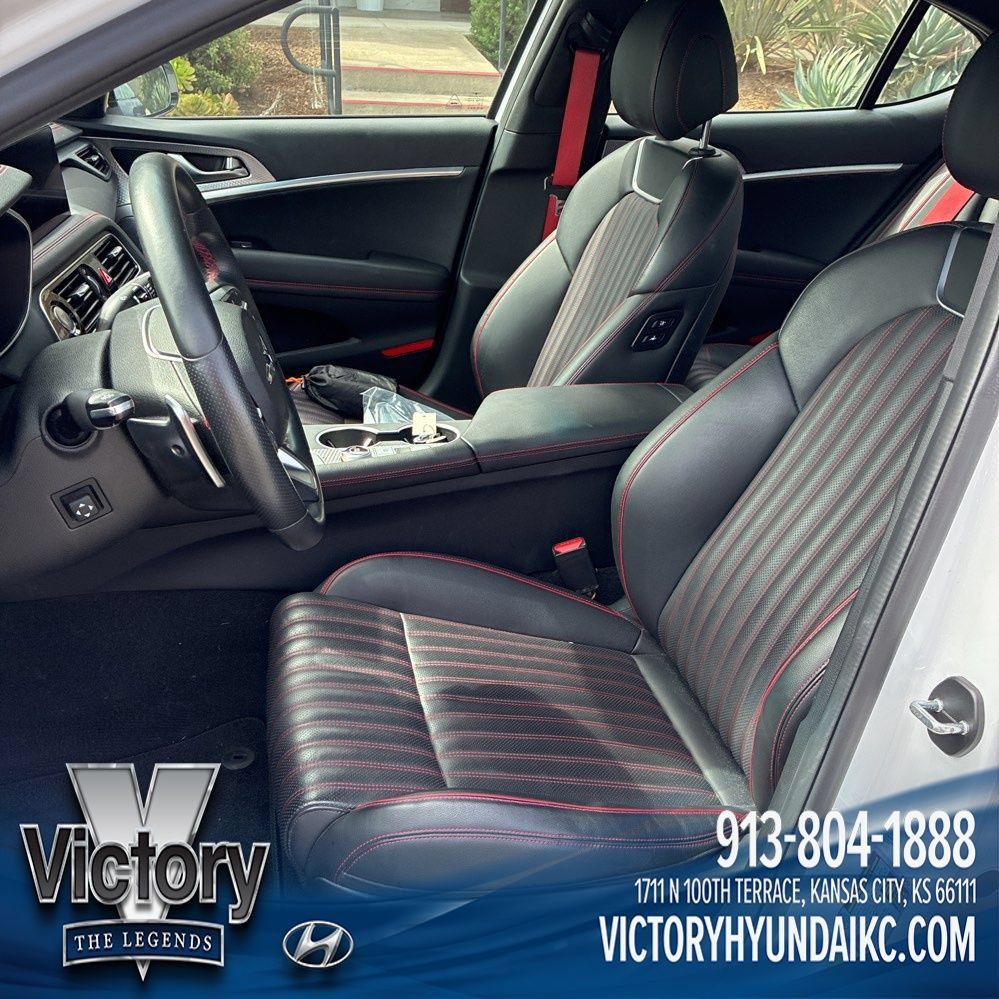 Used 2023 Genesis G70 2.0T w/ Sport Prestige Package RWD image 9