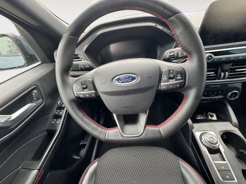Used 2025 Ford Escape ST-Line Select AWD/4WD image 12