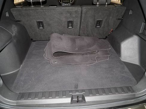 Used 2020 Chevrolet Equinox LT image 10