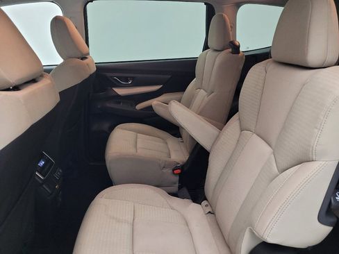 Used 2019 Subaru Ascent Premium image 18