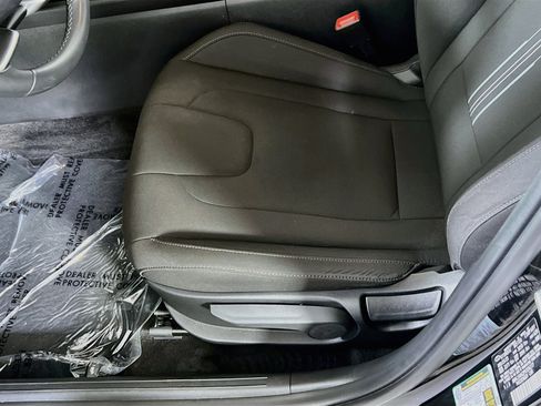 Used 2023 Hyundai Elantra SEL w/ Convenience Package FWD image 19