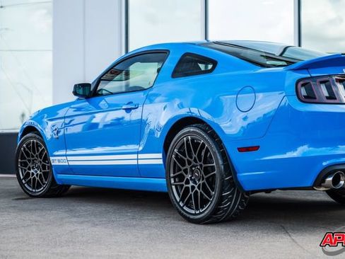 Used 2013 Ford Mustang Shelby GT500 RWD image 57
