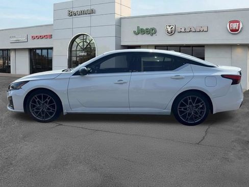 Used 2023 Nissan Altima 2.0 SR FWD image 4