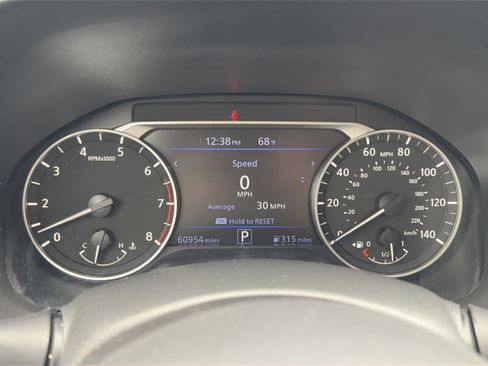 Used 2024 Nissan Altima 2.5 SV FWD image 15