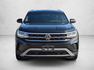 Used 2023 Volkswagen Atlas Cross Sport SE w/ Black Wheel Package video 2