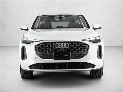 Certified 2025 Audi Q5 Premium w/ Convenience Package image 2