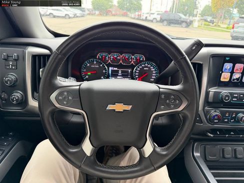 Used 2018 Chevrolet Silverado 1500 LT w/ Redline Edition AWD/4WD image 17