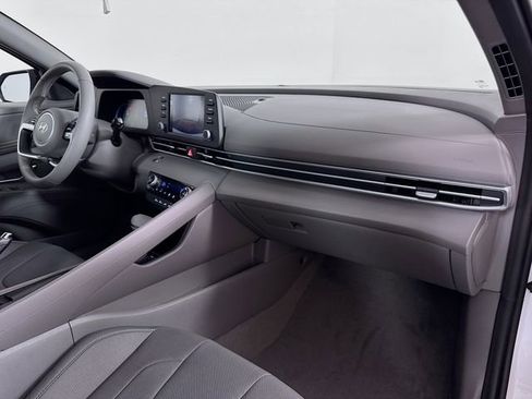 New 2026 Hyundai Elantra Sport FWD image 40