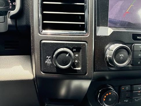 Used 2019 Ford F150 XLT w/ Equipment Group 302A Luxury AWD/4WD image 10