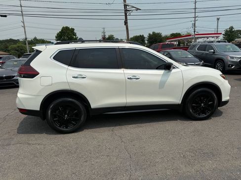 Used 2018 Nissan Rogue SV w/ Premium Package AWD/4WD image 8