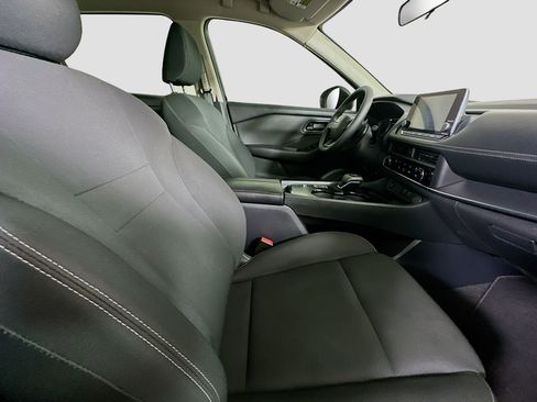 Used 2025 Nissan Rogue S FWD image 29