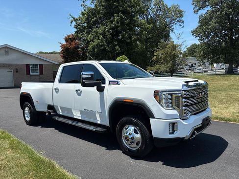 Used 2021 GMC Sierra 3500 Denali w/ Technology Package AWD/4WD image 4