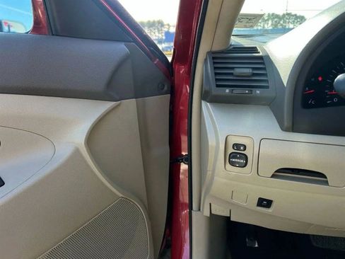 Used 2011 Toyota Camry LE image 4