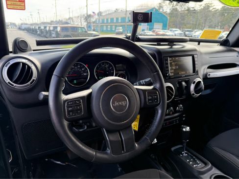 Used 2014 Jeep Wrangler Sahara w/ Connectivity Group image 13
