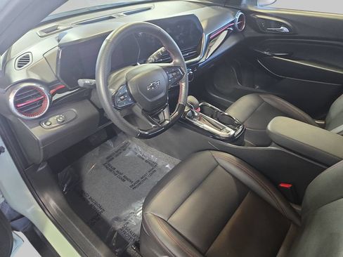 Used 2024 Chevrolet Trax RS w/ Driver Confidence Package FWD image 18