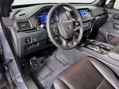 Used 2024 Honda Passport Black Edition image 9