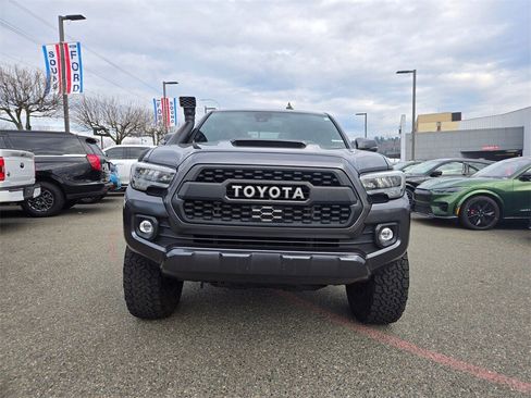Used 2023 Toyota Tacoma TRD Sport image 2