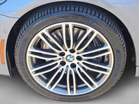 Used 2021 BMW 540i w/ Premium Package RWD image 27