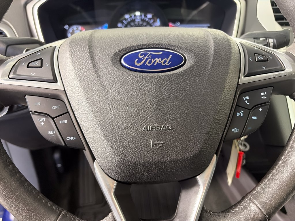Used 2016 Ford Fusion SE FWD image 16