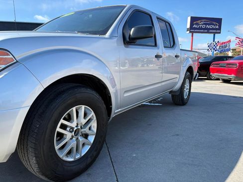 Used 2016 Nissan Frontier SV image 6