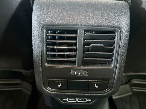 Used 2022 Volkswagen Passat 2.0T image 29