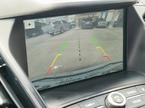 Used 2019 Ford Escape SE image 26