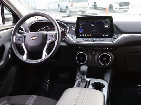 Used 2025 Chevrolet Blazer LT image 13