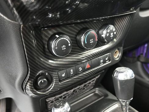 Used 2017 Jeep Wrangler Sahara image 18