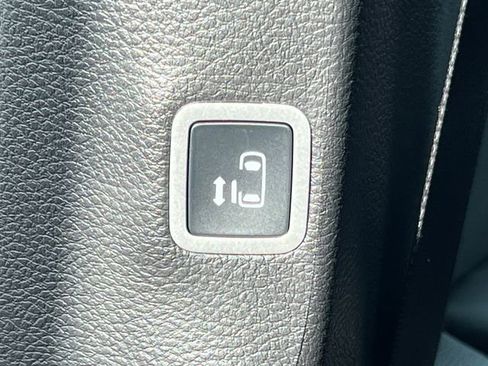 New 2026 Chrysler Pacifica Select image 37