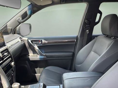 Certified 2023 Lexus GX 460 Premium w/ Accessory Package AWD/4WD image 13