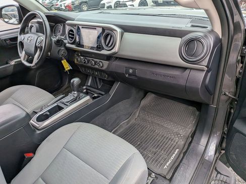 Used 2017 Toyota Tacoma 4x4 Access Cab image 23