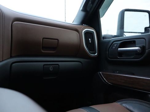 Used 2021 Chevrolet Silverado 2500 High Country w/ Technology Package image 50