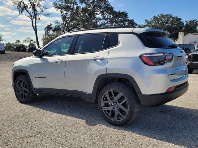 Used 2026 Jeep Compass Latitude AWD/4WD image 5