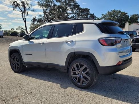 Used 2026 Jeep Compass Latitude AWD/4WD image 5