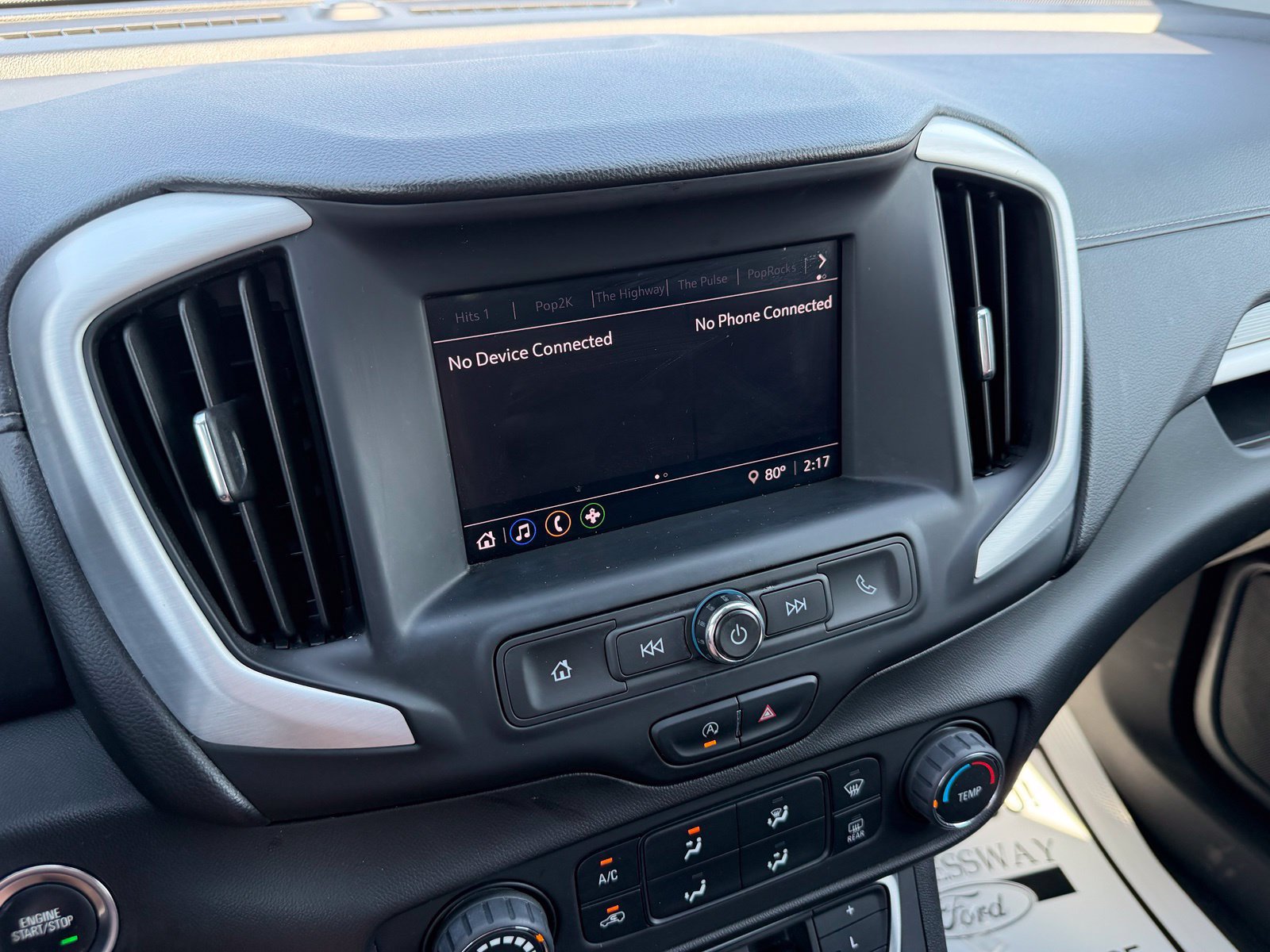 Used 2022 GMC Terrain SLE FWD image 19