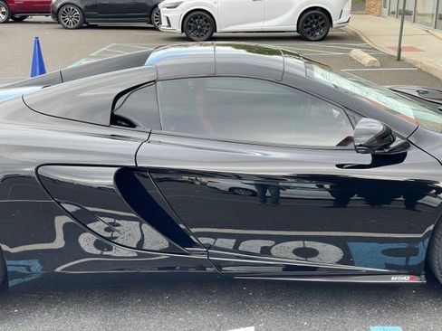 Used 2015 McLaren 650S Spider RWD image 18