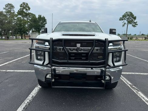 Used 2020 Chevrolet Silverado 2500 LT w/ Texas Edition AWD/4WD image 3
