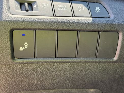 Used 2018 Hyundai Santa Fe Sport image 13