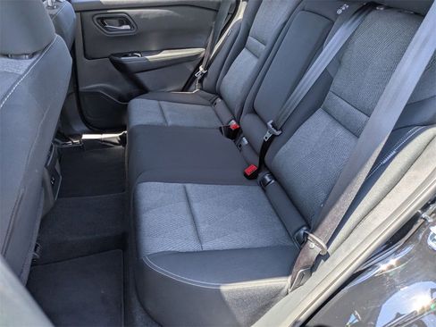 Used 2024 Nissan Rogue SV image 27