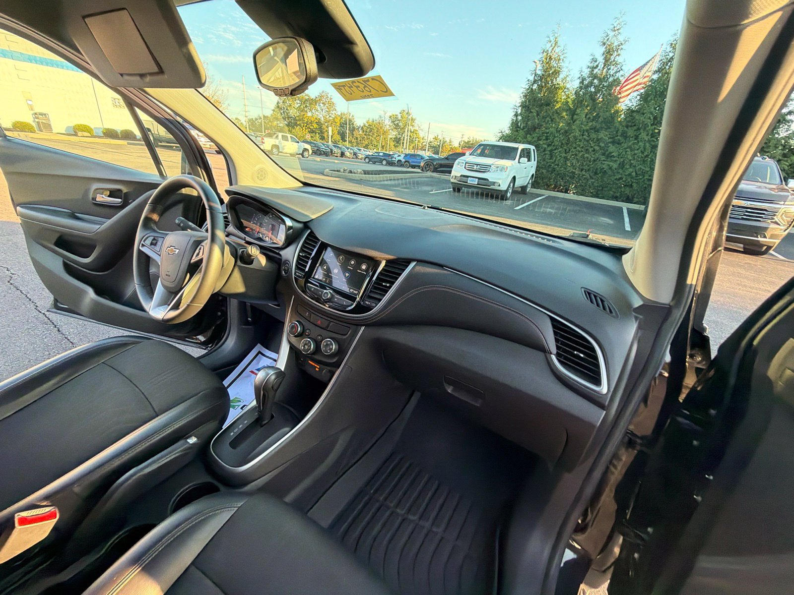 Used 2019 Chevrolet Trax LT w/ LT Convenience Package FWD image 22