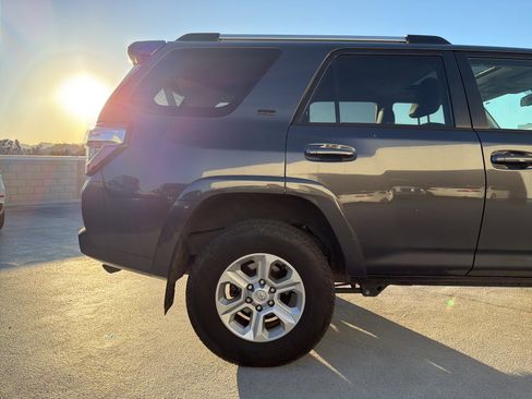 Used 2023 Toyota 4Runner SR5 Premium image 5