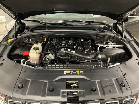 Used 2023 Jeep Grand Cherokee Limited w/ Luxury Tech Group II image 22