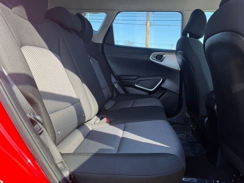 Used 2022 Kia Soul LX image 23