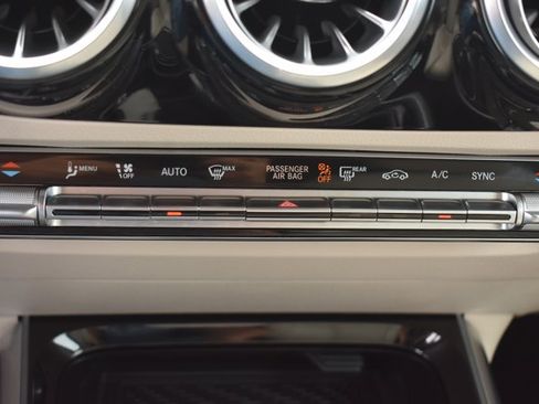 Used 2025 Mercedes-Benz GLA 250 image 26